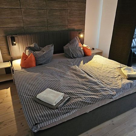Hotelpension Pfarrhaus Alt Schwerin Ngoại thất bức ảnh