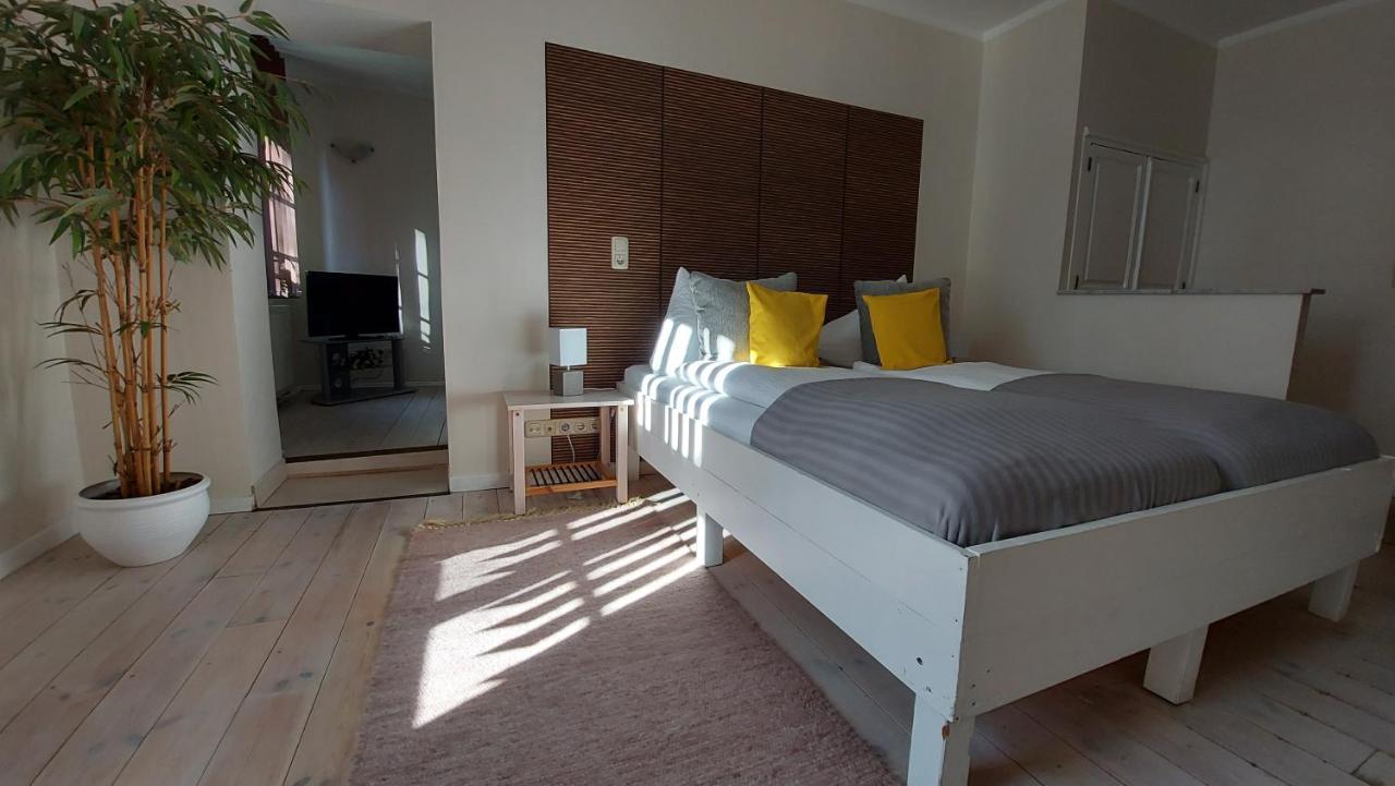 Hotelpension Pfarrhaus Alt Schwerin Ngoại thất bức ảnh