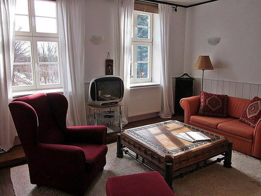 Hotelpension Pfarrhaus Alt Schwerin Ngoại thất bức ảnh